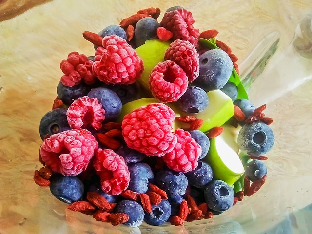 berries ready for smoothies to aid with weight loss